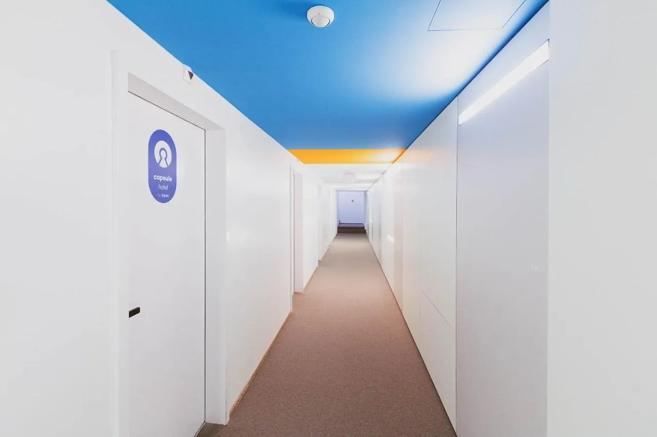 Capsule Hotel By Hyve Basel 0*,