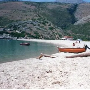 Areti Bed & Breakfast Himare